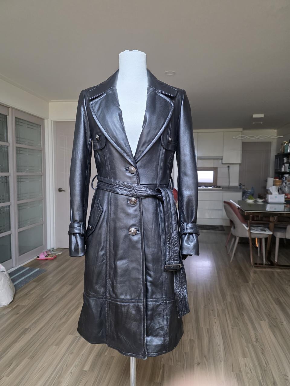 모조에스핀 양가죽 롱 코트