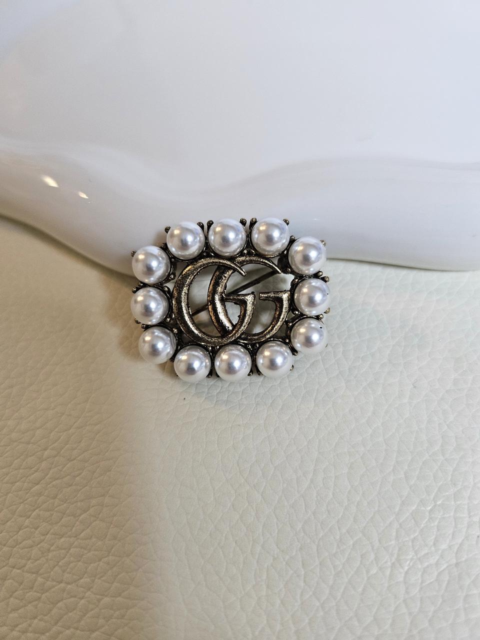 구찌 업사이클링 진주 브로치