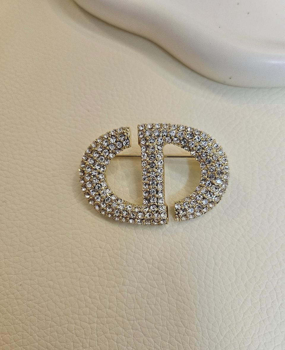 디올 업사이클링 CD로고 큐빅 금장 브로치