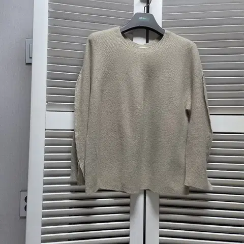 London Flower 캐시미어 혼방 홀가먼트 니트