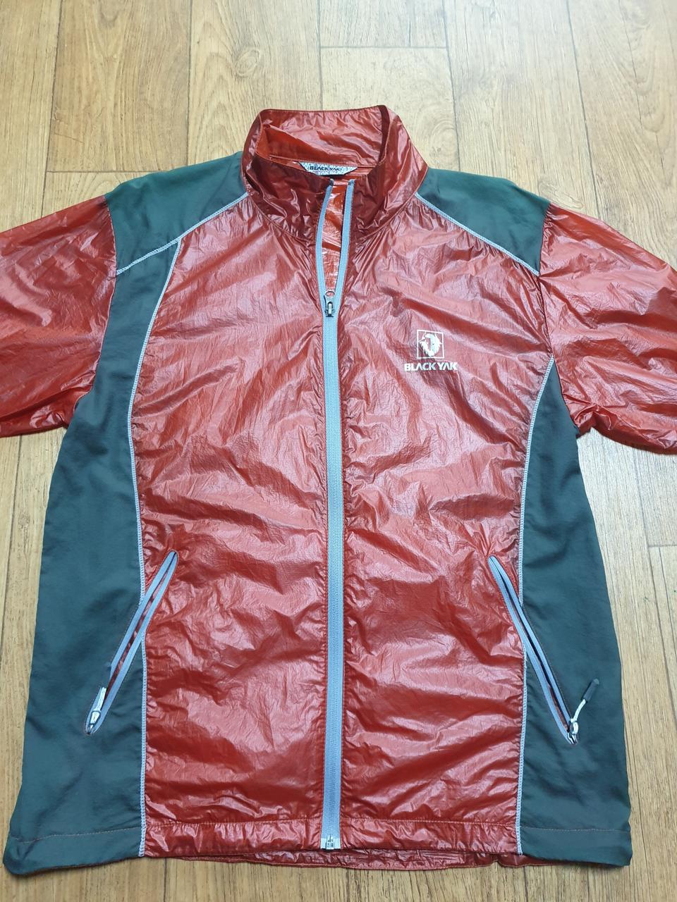 1116 블랙야크 아웃도어 바람막이 100 사이즈입니다