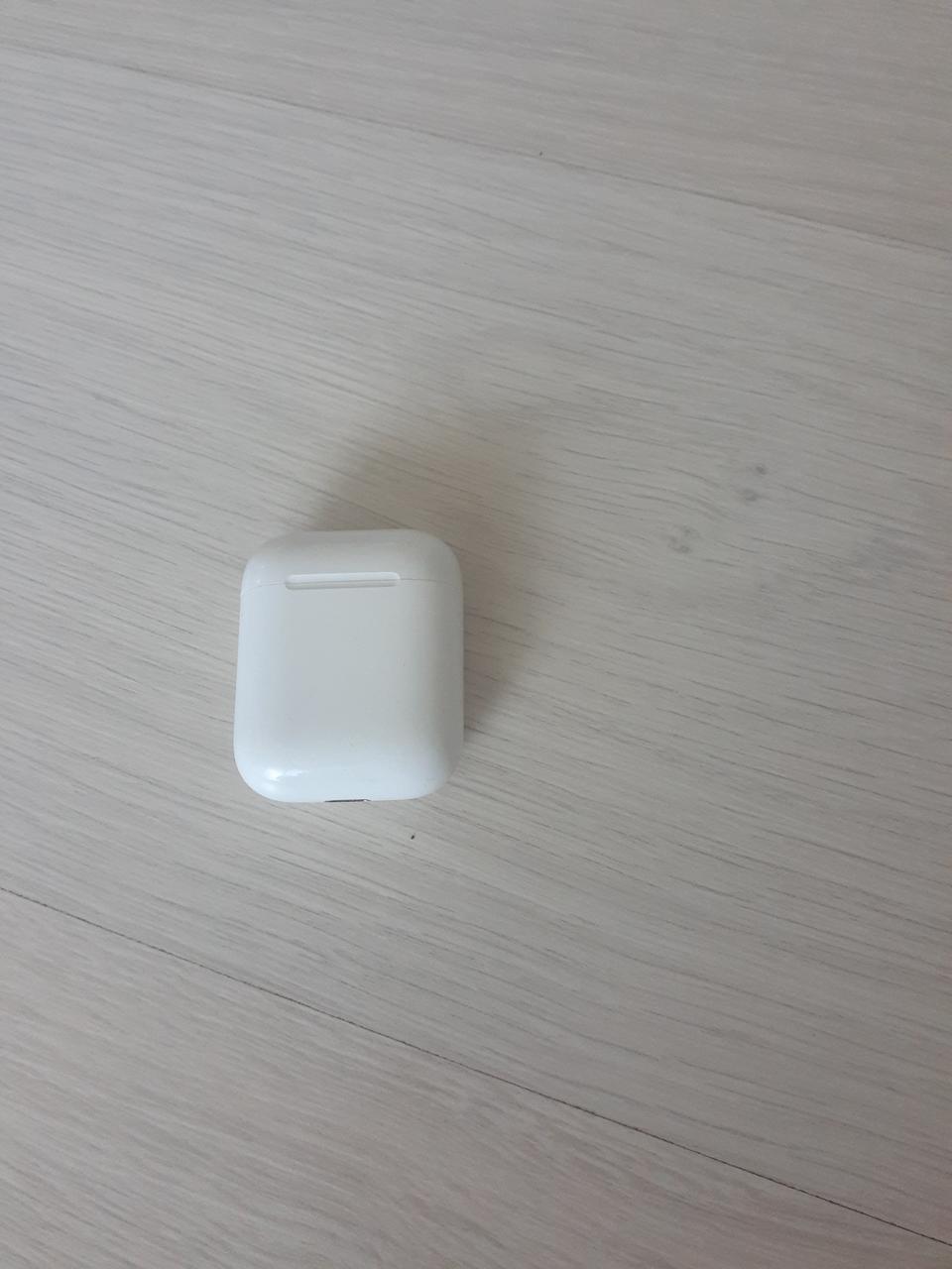 에어팟2세대 본체만잇어요(유선)3~4일충전없이 사용