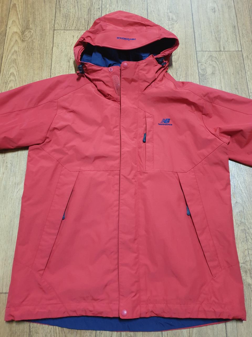 1121 뉴발란스 아웃도어 아우터 100 사이즈입니다