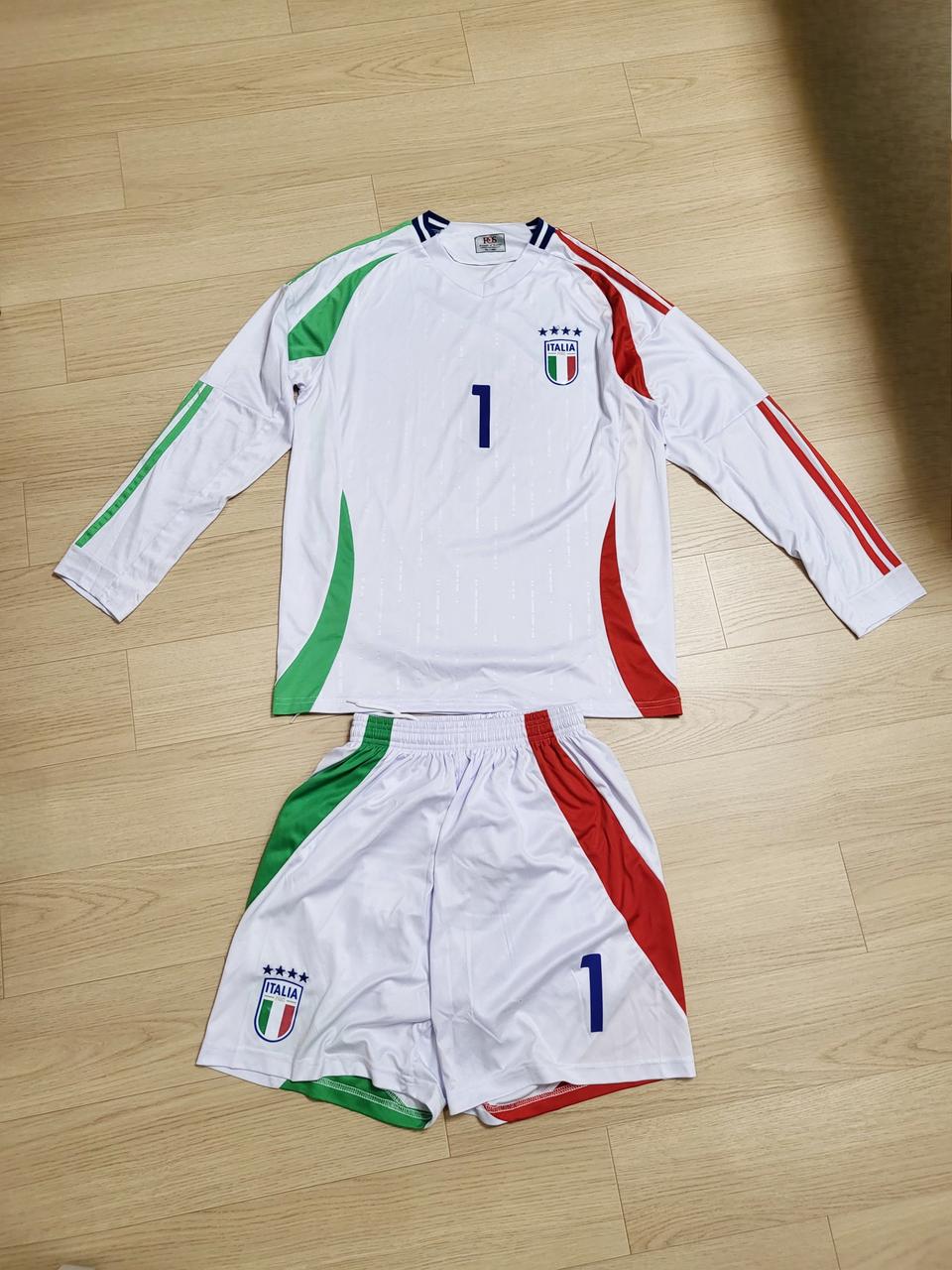 연말할인>이탈리아 축구 유니폼 세트 XL(100)