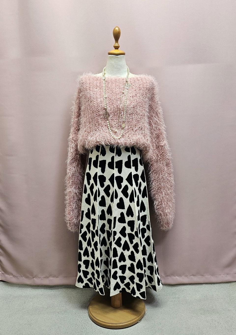 하트패턴 플리츠 니트 롱스커트