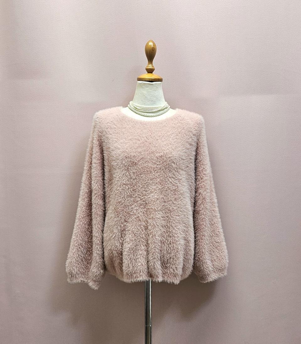 러브앤쇼 연핑크 보들 퍼 니트