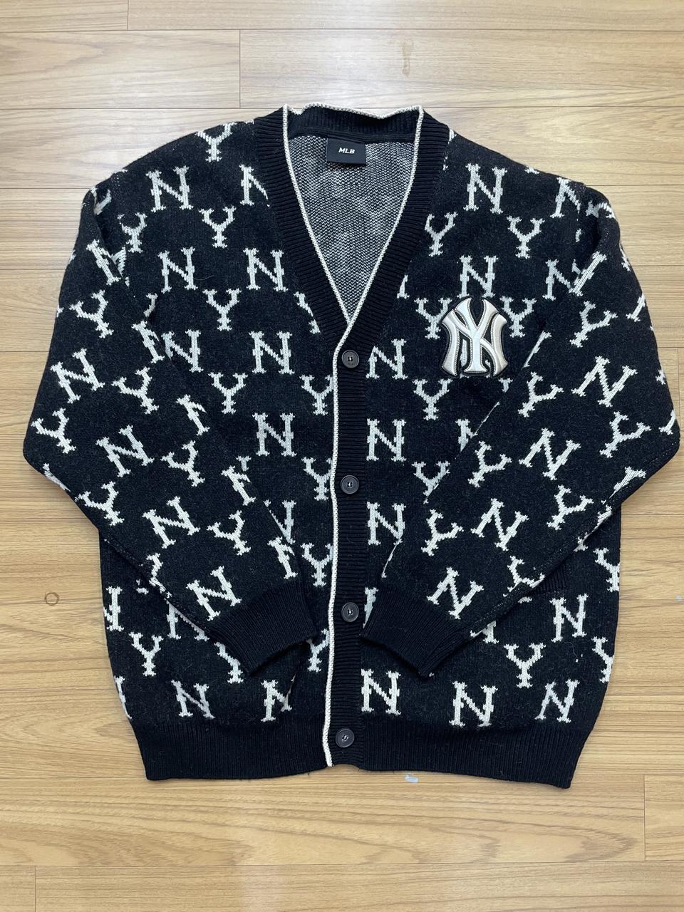 MLB NY 로고 가디건 L사이즈 판매합니다. 전체적으로 NY 로고 패턴