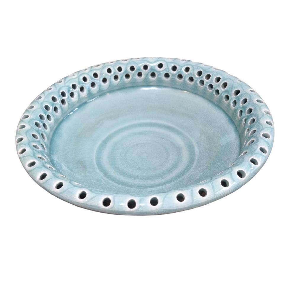 청자빛 연꽃문양 천공 접시