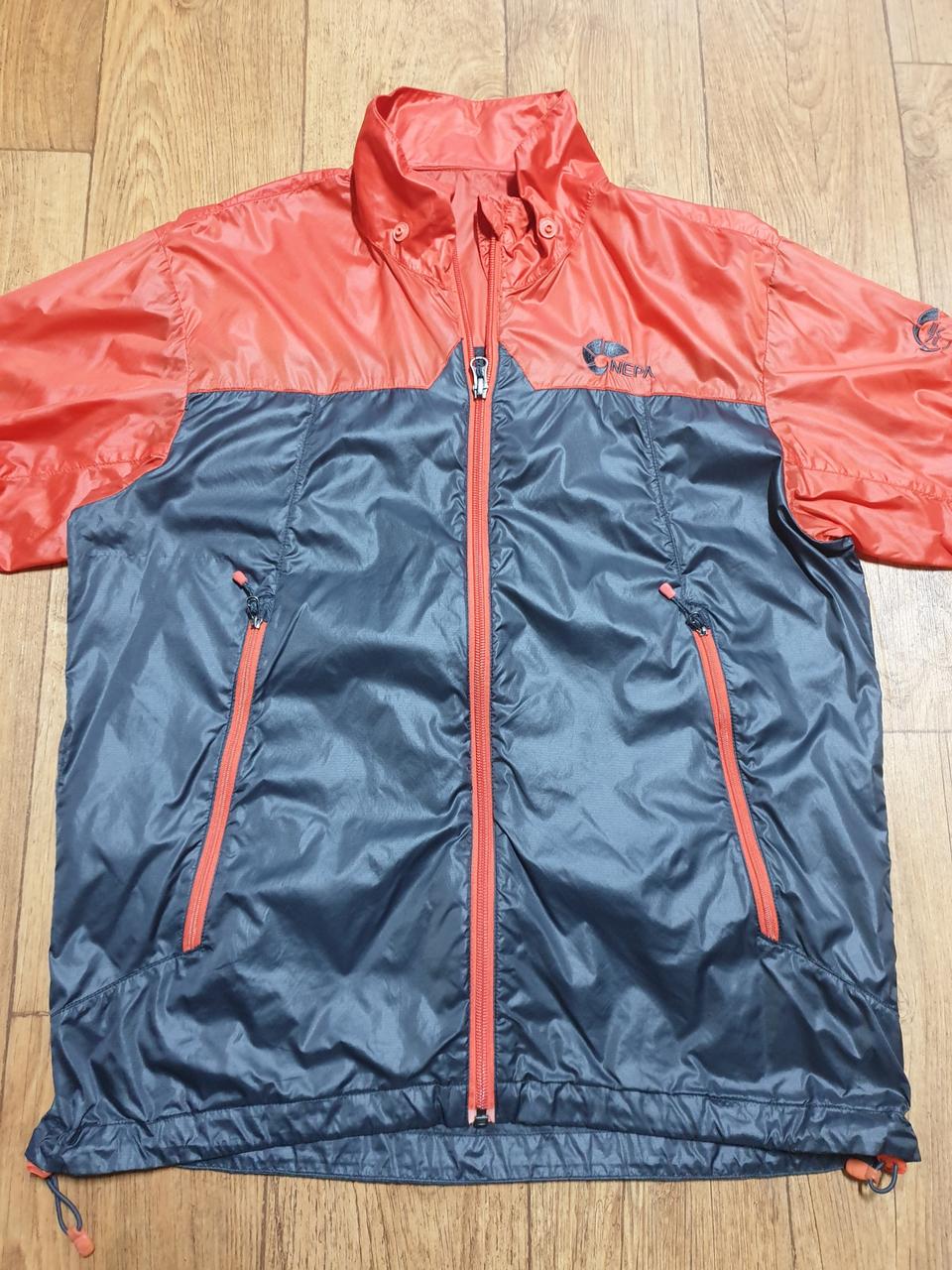 1155 네파 아웃도어 바람막이 95 사이즈입니다