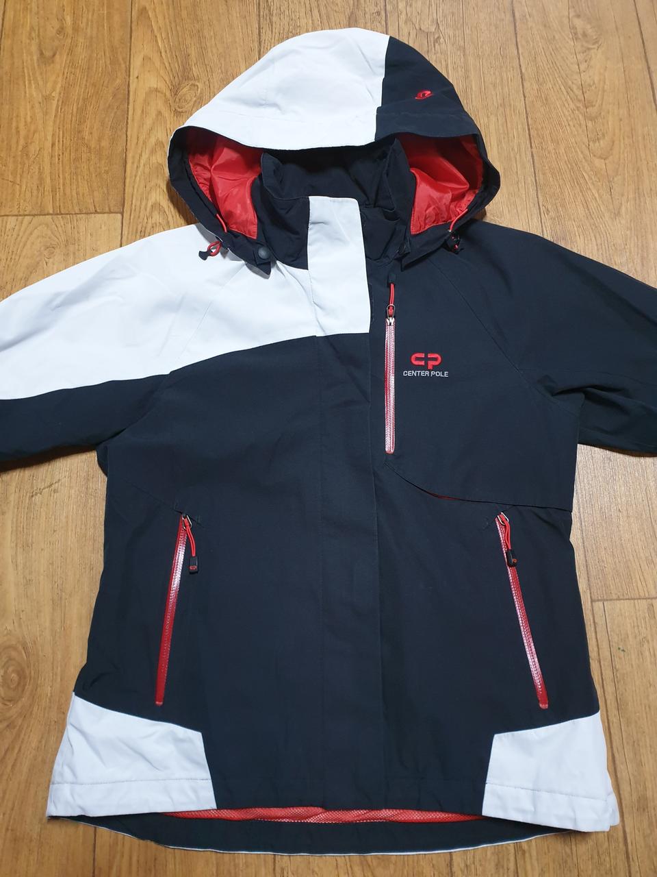 1157 센터폴 아웃도어 바람막이 90 사이즈입니다