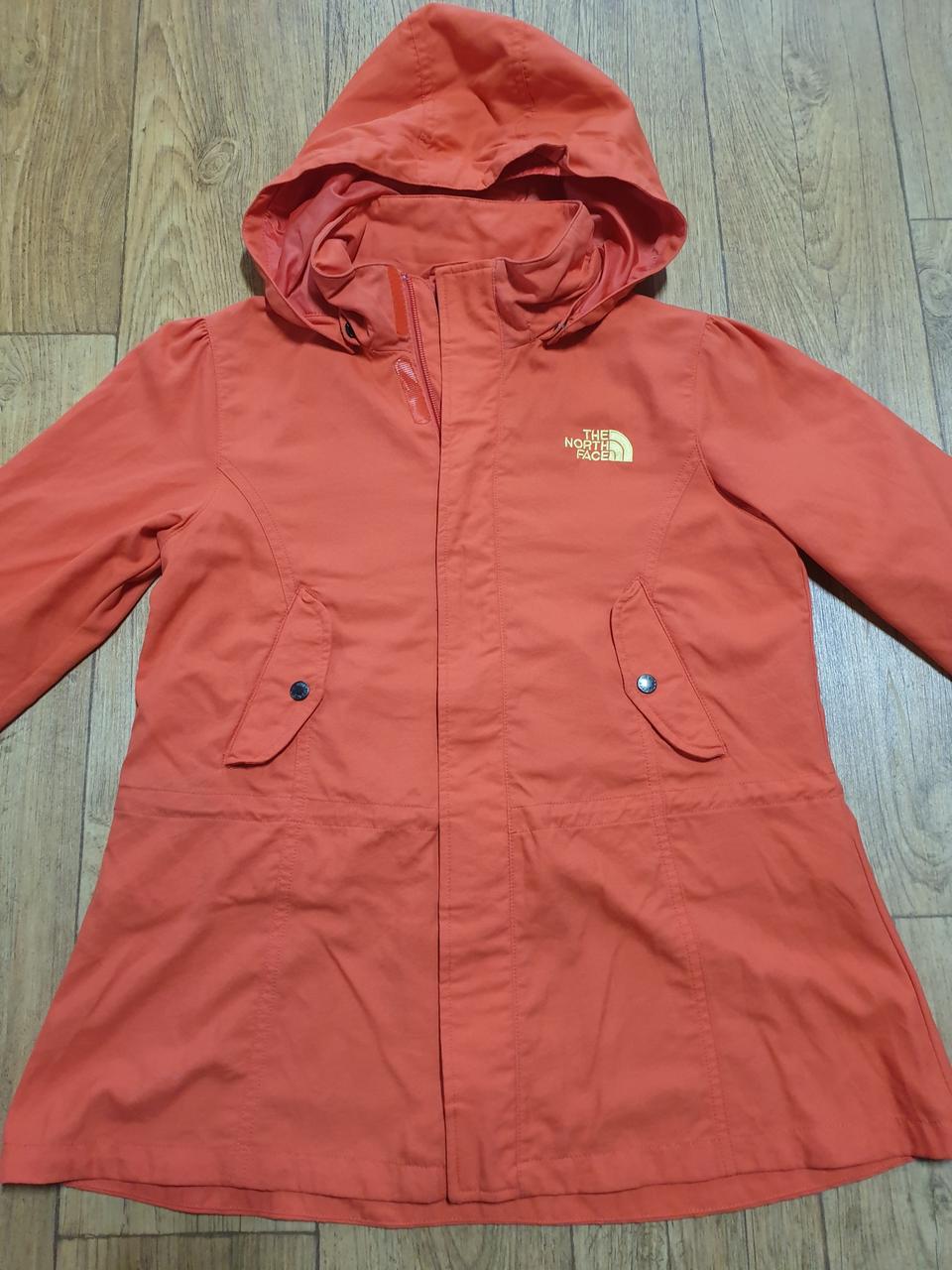 1159 노스페이스 후드 아우터 90 사이즈입니다