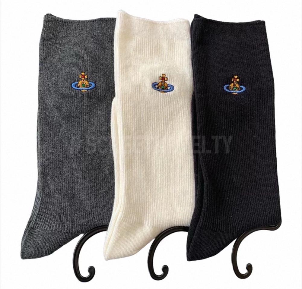 비비안 웨스트우드 ORB로고 자수양말 크루삭스