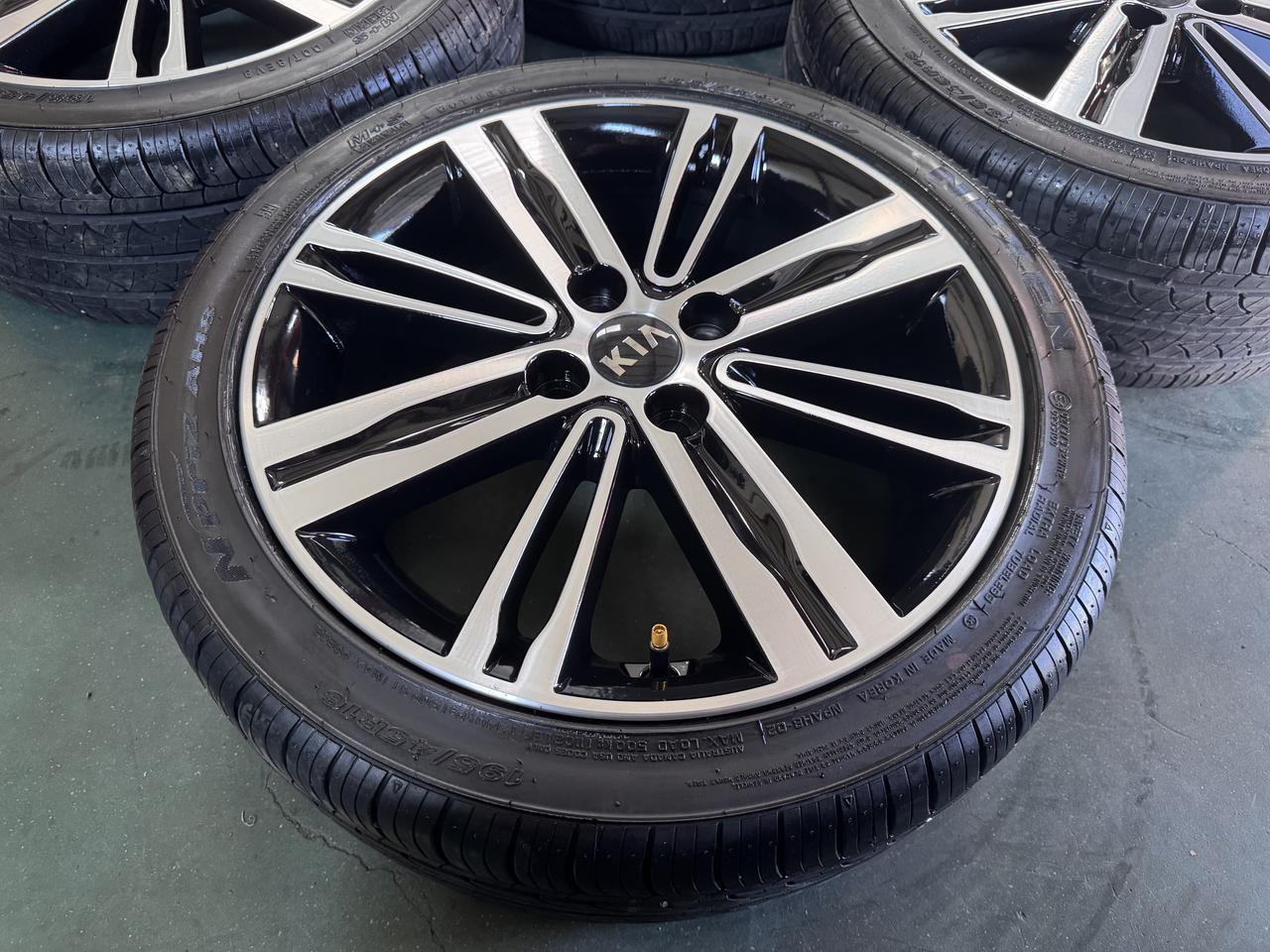 모닝 아트휠 16인치 휠타이어 판매합니다.