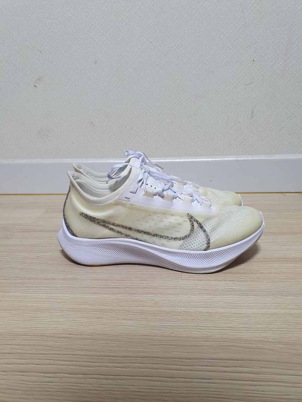 나이키 줌 플라이 3 러닝화 260