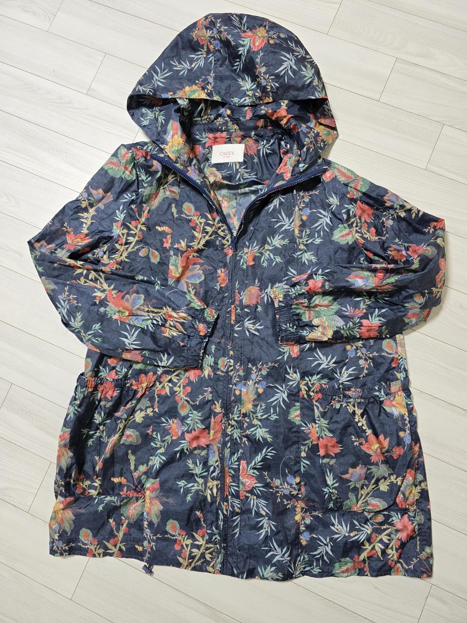 오일릴리 바람막이 사파리  홑겹 42 두번착용 운포