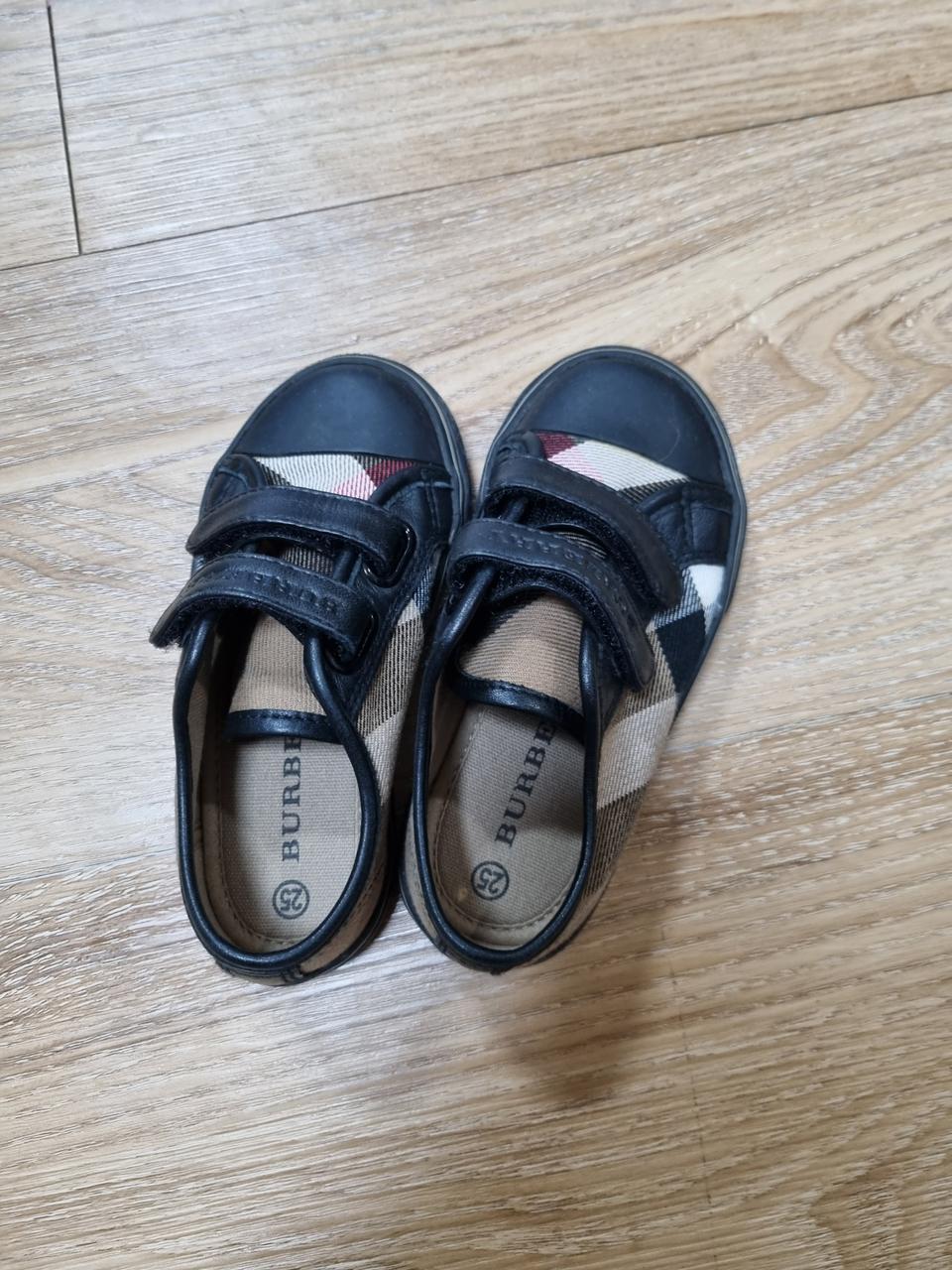 버버리 키즈 스니커즈 150