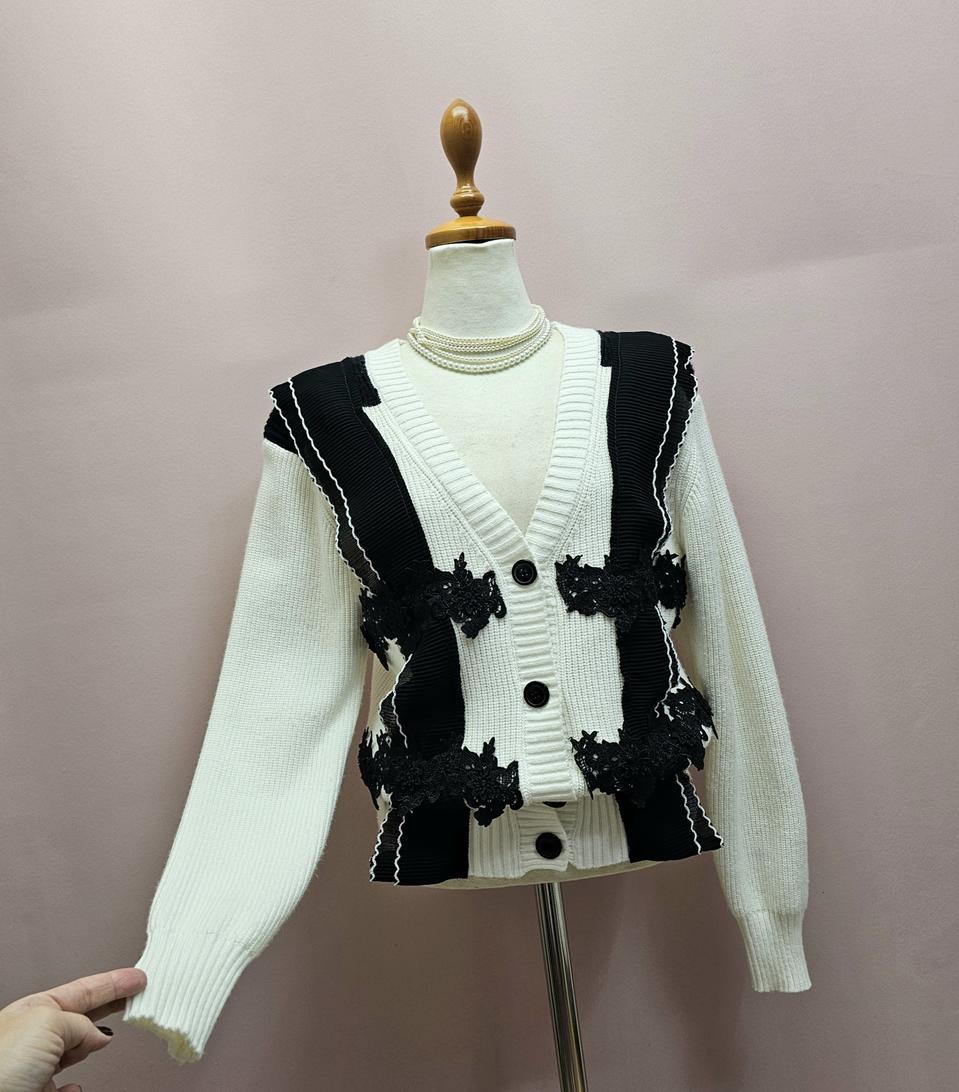 레이스 배색 어깨패드 가디건