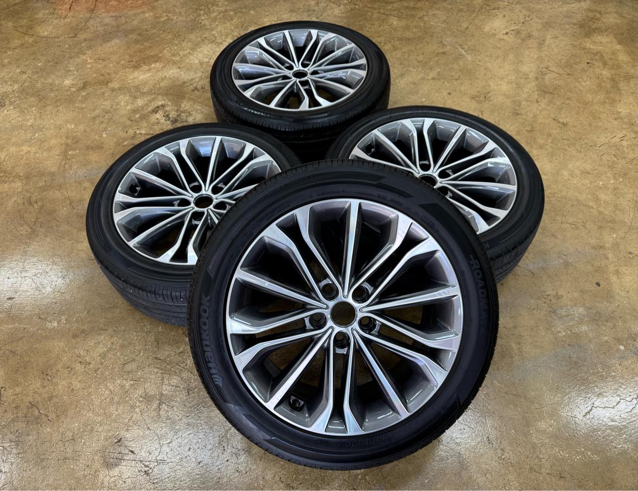 제네시스dh,bh 18인치 휠타이어 팝니다