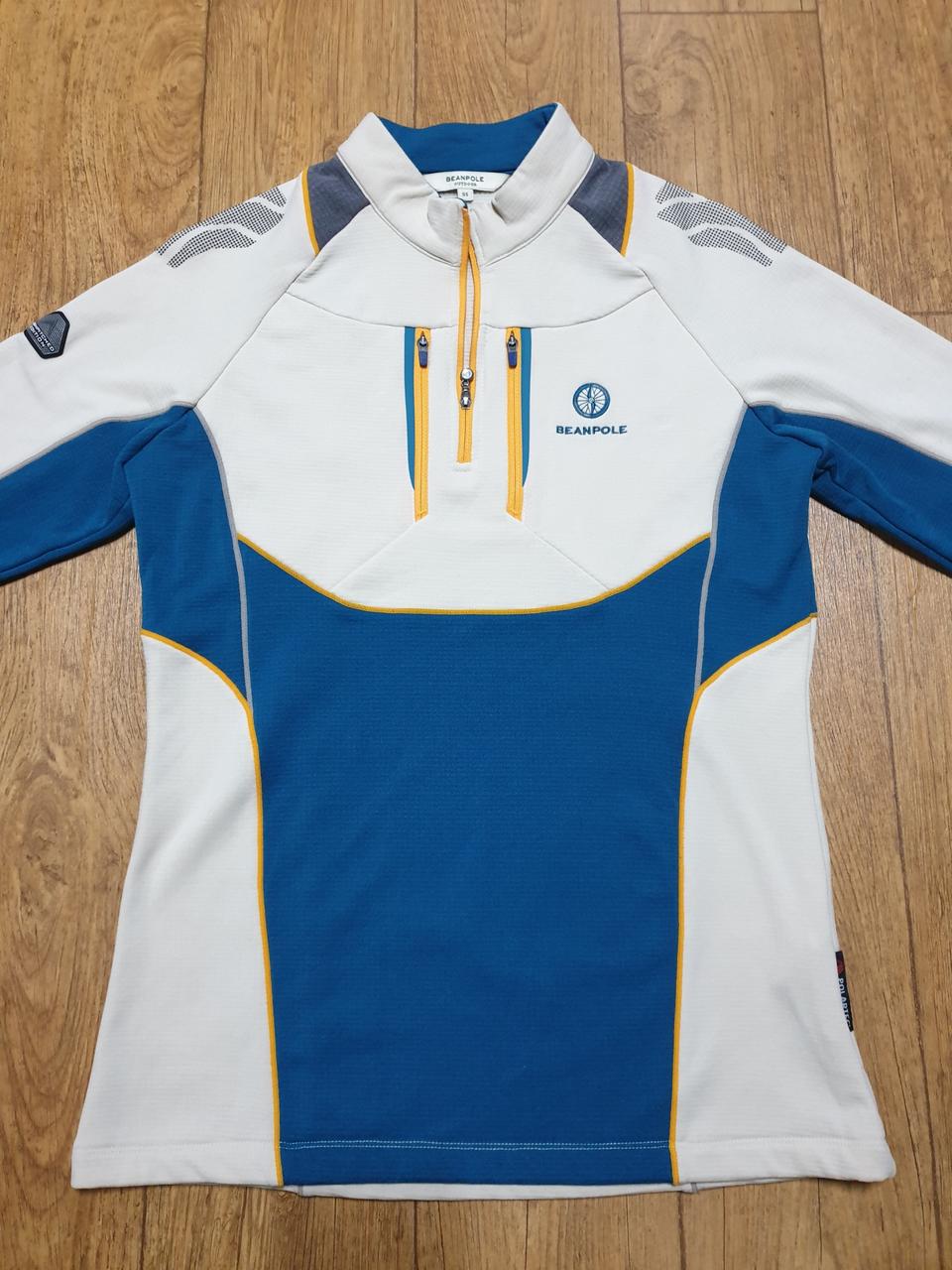 1190 빈폴 아웃도어 반집업 90 사이즈입니다