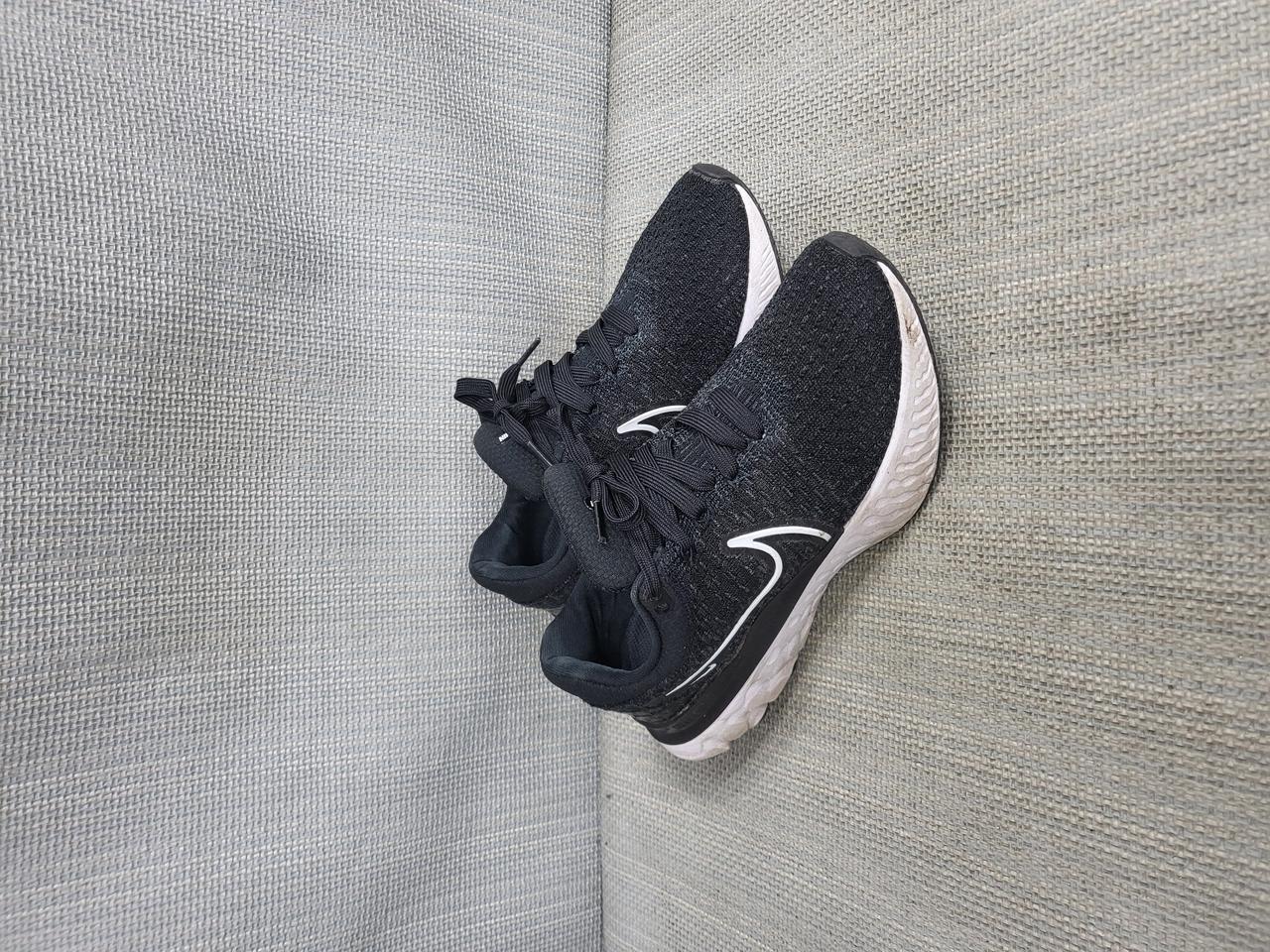 나이키 리액트 런닝화 240