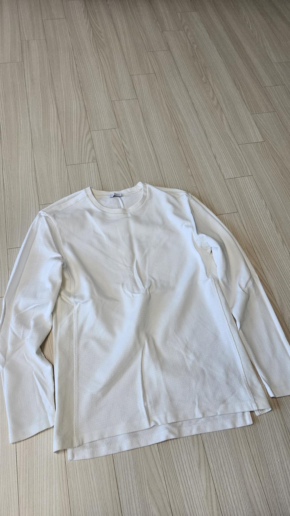 지오지아 긴팔 티셔츠