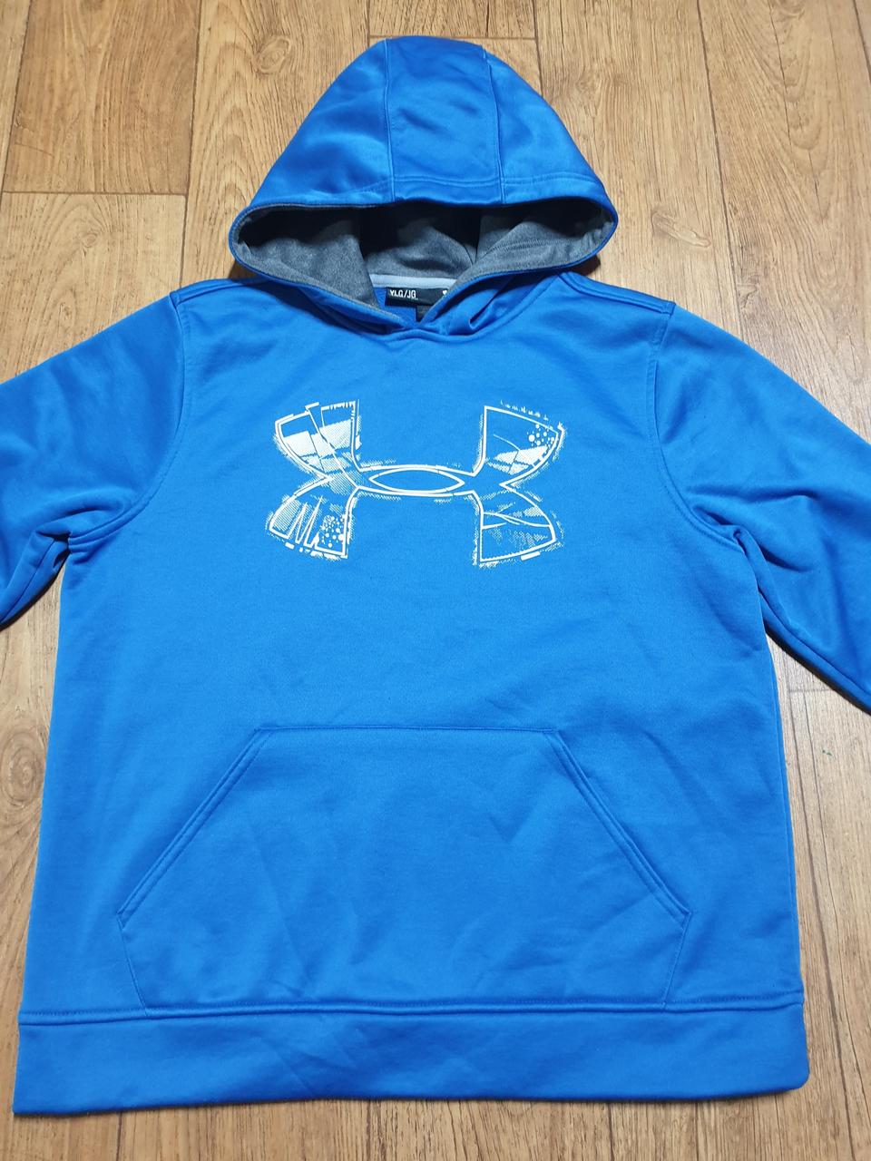 1232 언더아머 후드티 어린이 100 사이즈입니다