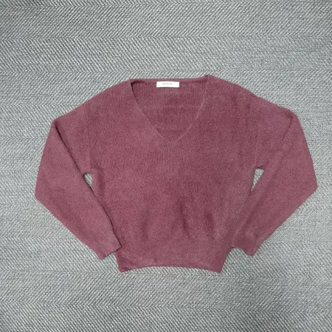 에잇세컨즈 23ss 브이넥 니트티