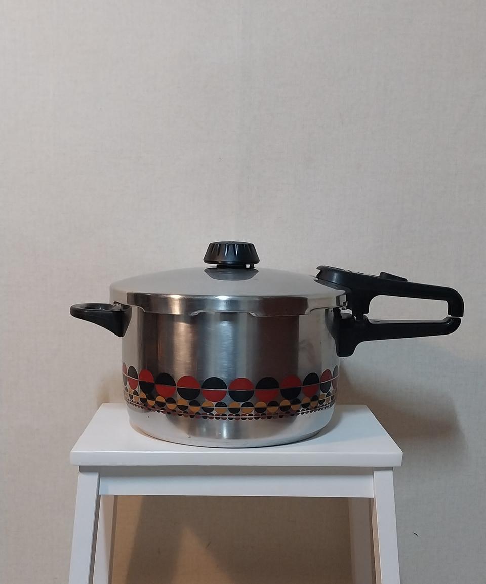 (중고)휘슬러 압력솥 팝니다(8리터)