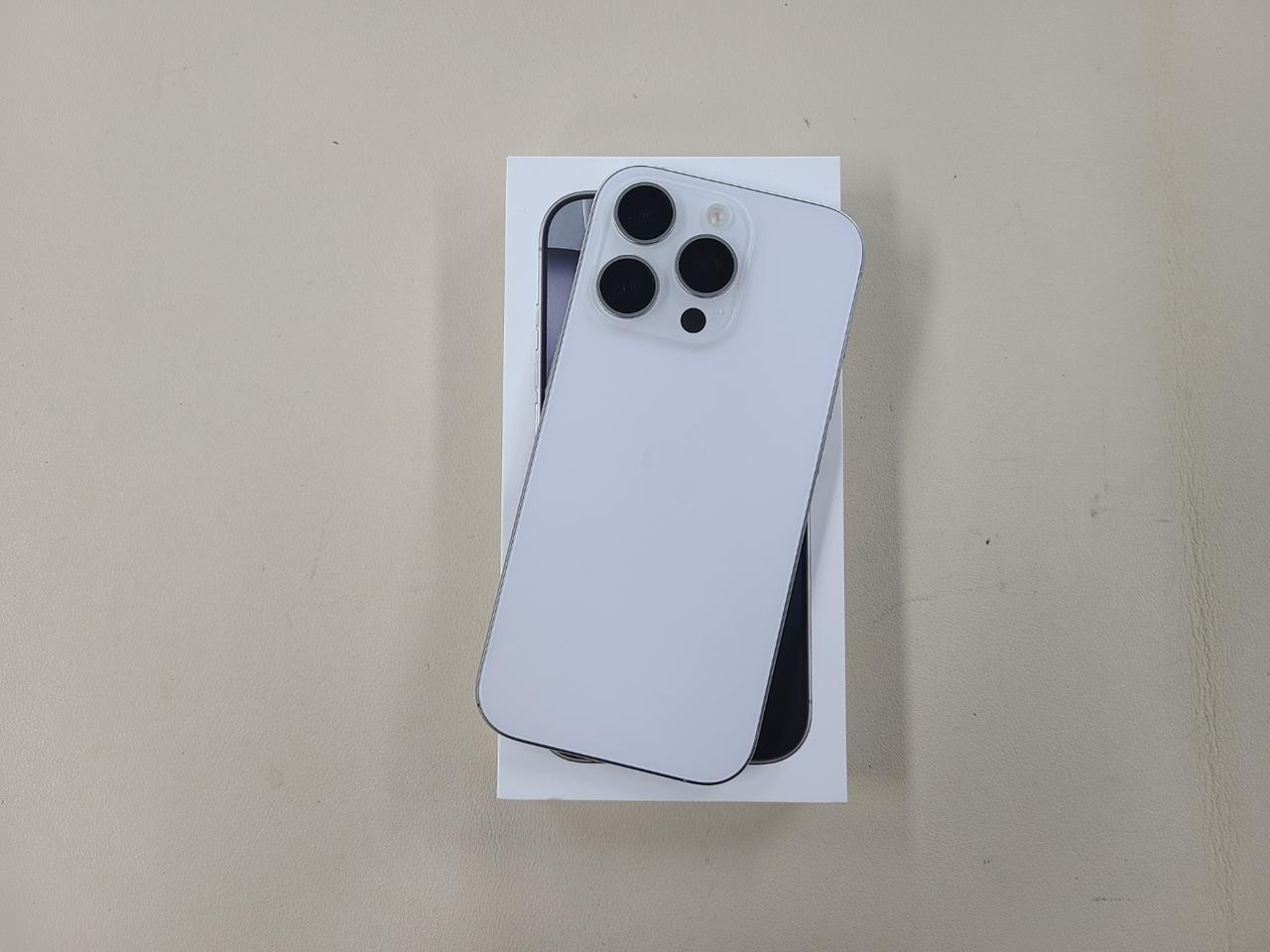 아이폰16프로 128G 밧데리100프로  상태굿 ^^