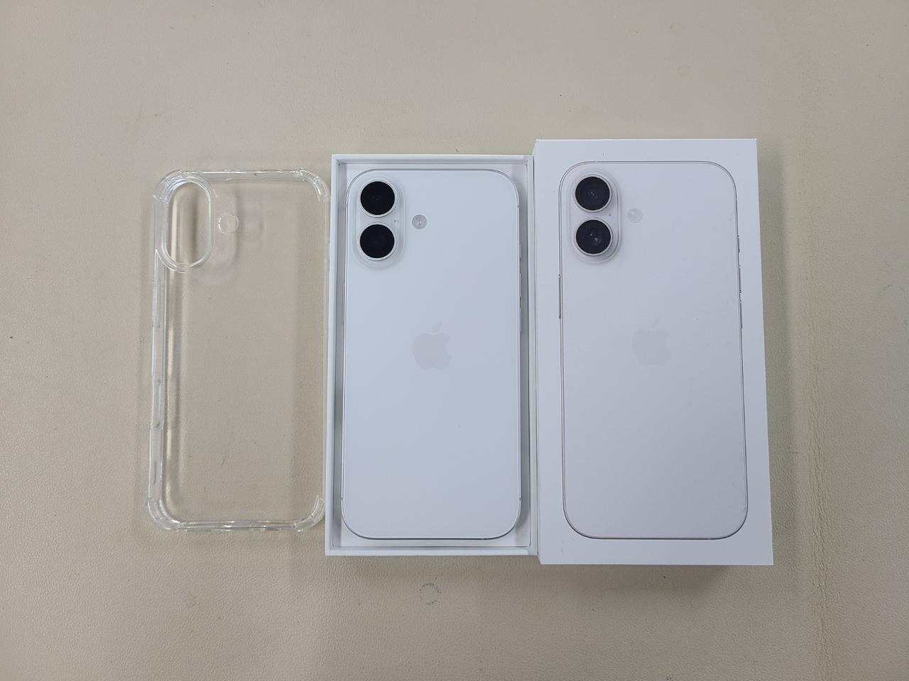 아이폰17 256G 밧데리100프로 단순개봉 실사용1일^^