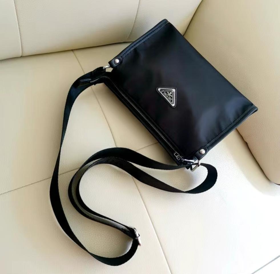 남여공용 P로고 슬링백(미개봉)