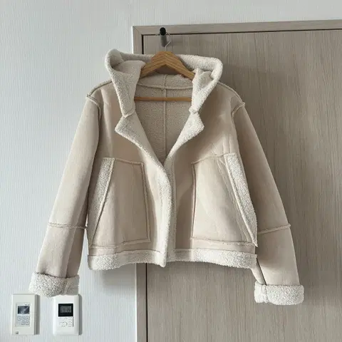 후드무스탕점퍼