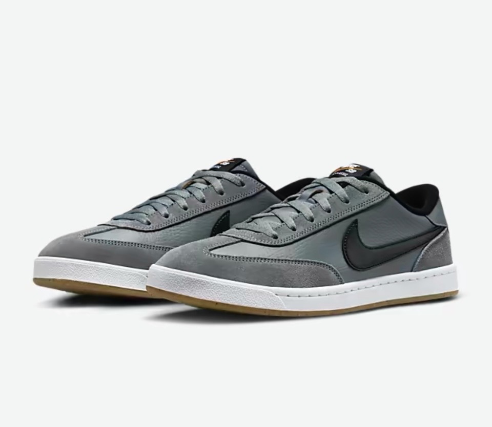 나이키 SB  새제품 260 265