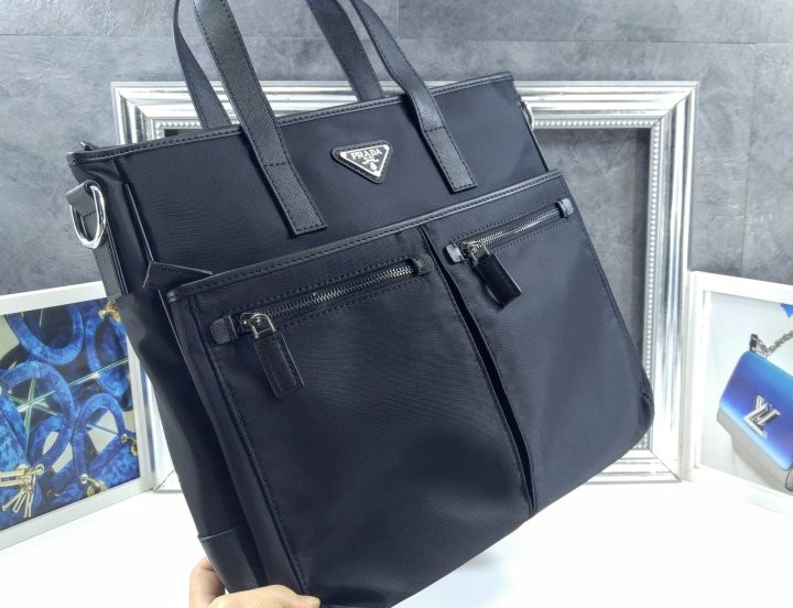 프라다 리나일론 및 사피아노 가죽 토트백
