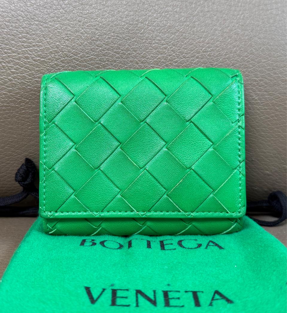 보테가베네타 인트레치아토 3단 지퍼 반지갑 패러킷 그린
