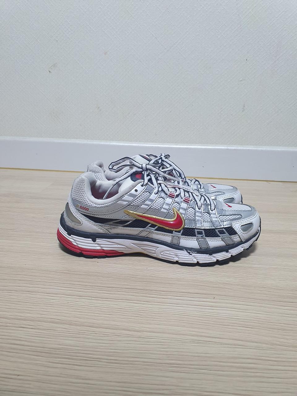 나이키 P-6000 실버 레드 운동화 245