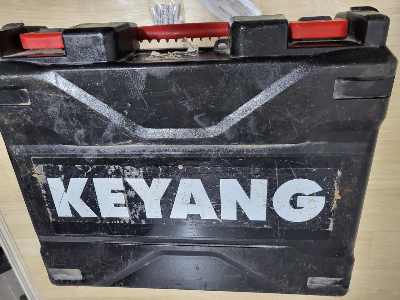 계양충전임팩렌치(IW18BLA)싸게 내놓습니다