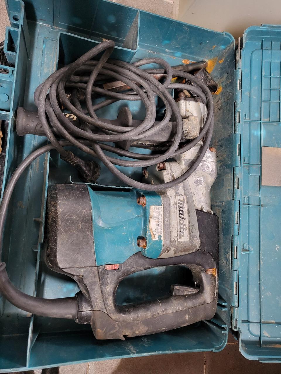 마키타 파괴함마드릴 2개 아주싸게 팝니다