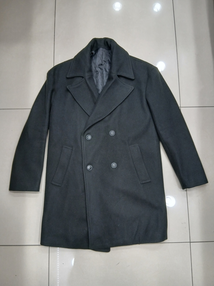 약100정도 사이즈 검정색 누빔안감들어간 더플 더블단추 모직코트 중고