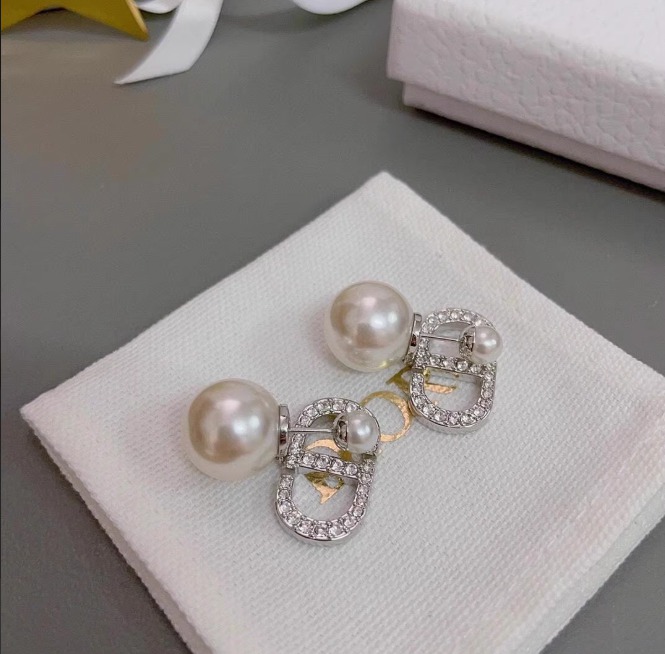 디올 CD 진주 귀걸이 실버