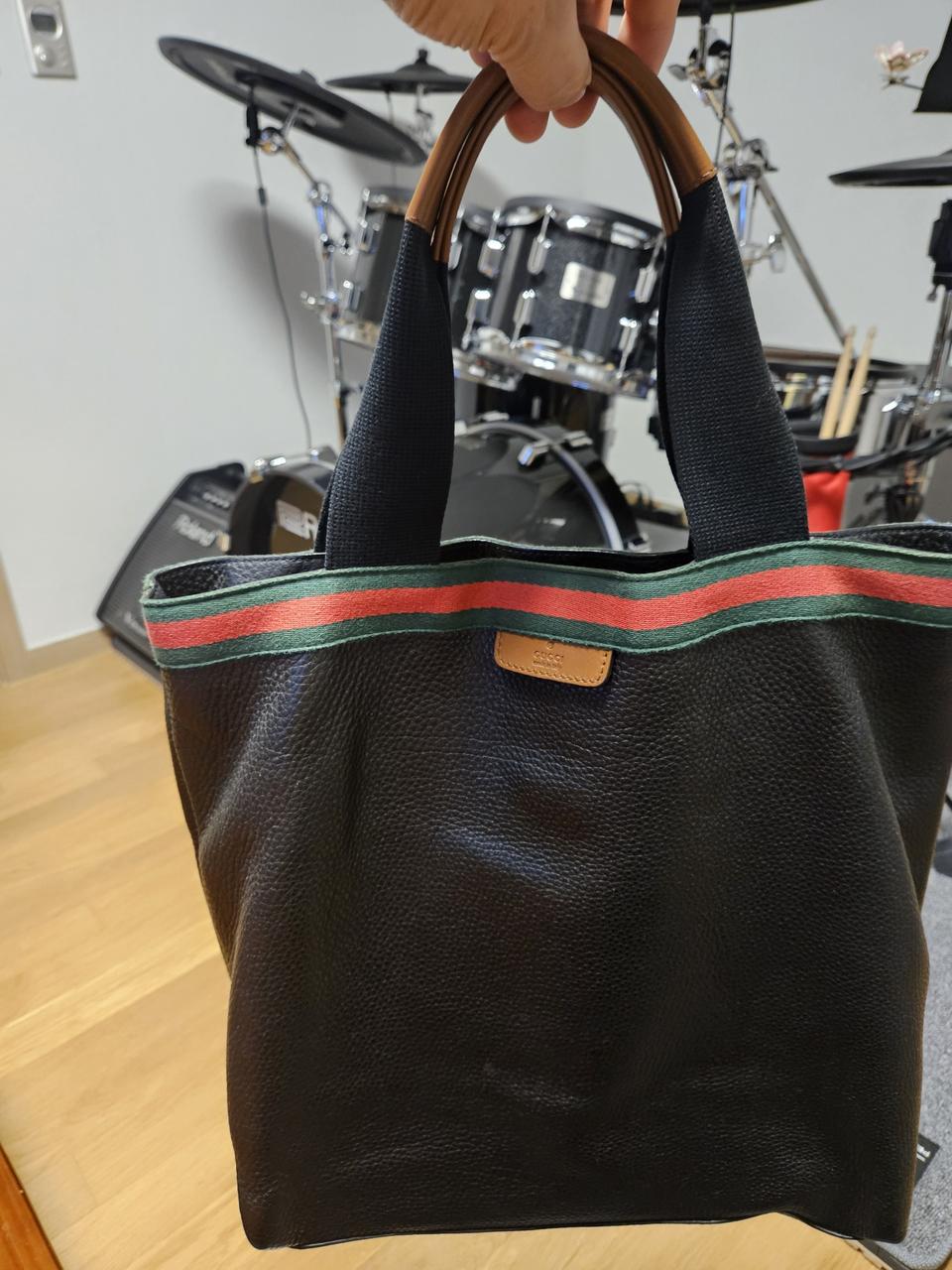 구찌 블랙 가죽 토트백
