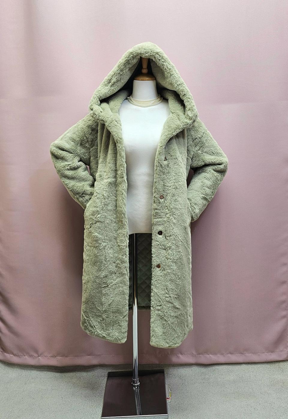 (새상품) 연그린 후드 퍼 누빔 코트