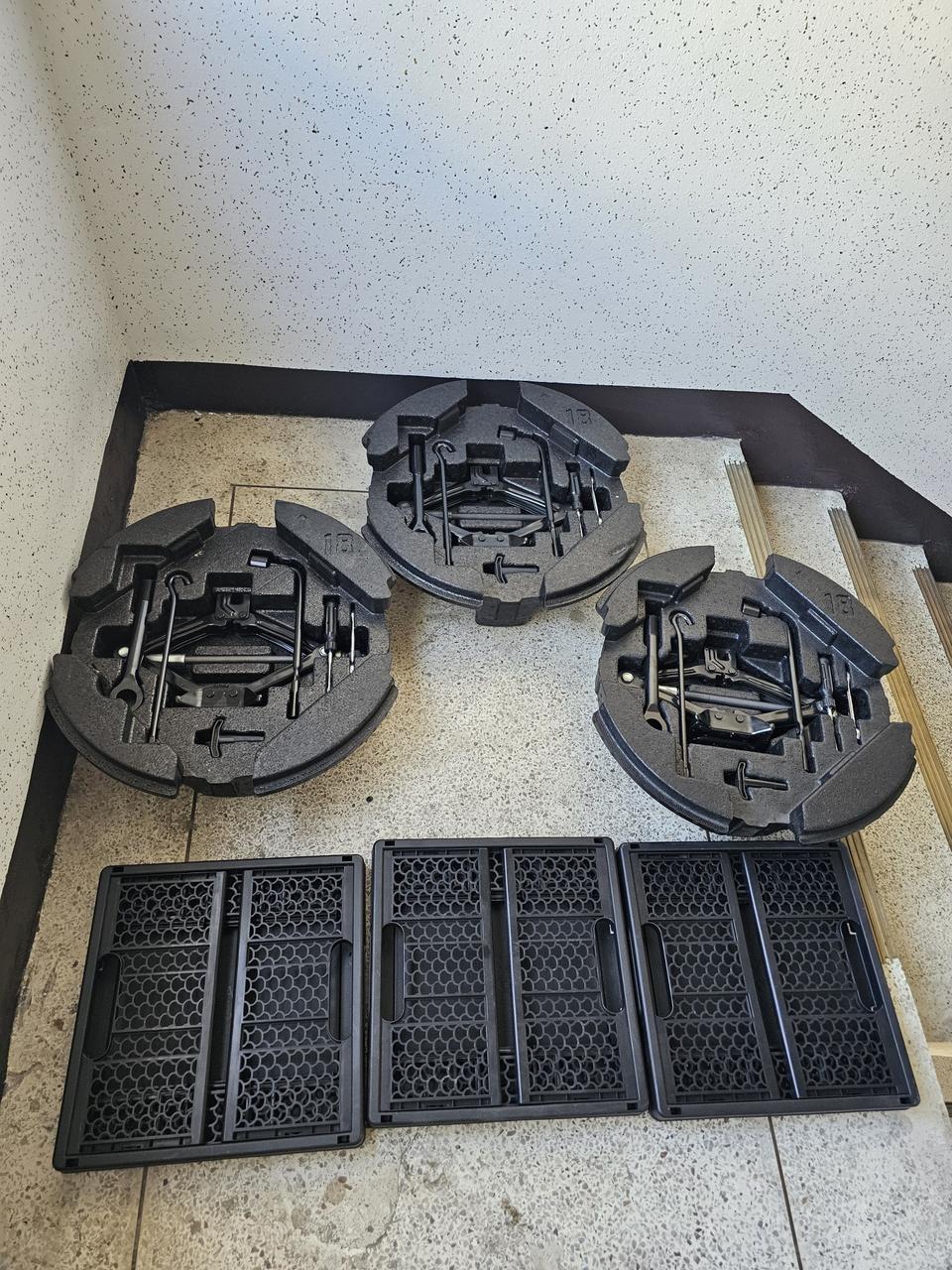 뉴에쿠스 vi/트렁크 공구함/개인/팝니다.