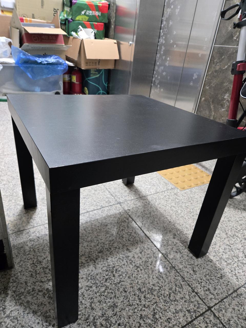 협탁겸 정사각형 테이블