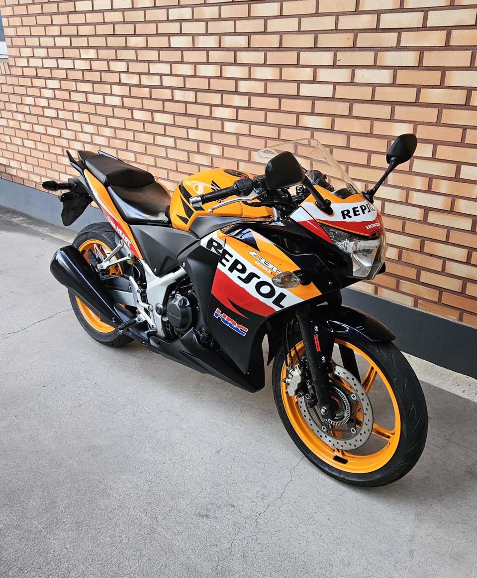 혼다 CBR250R ABS 모델 판매합니다