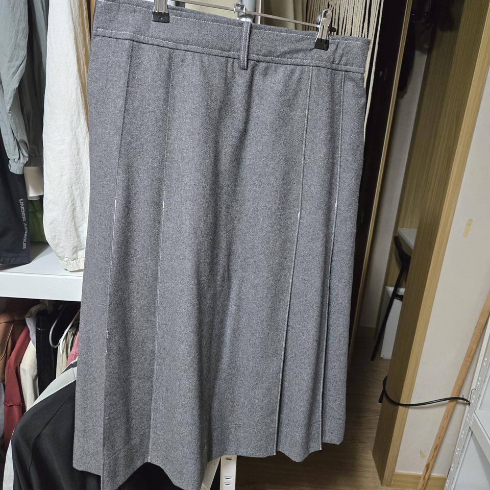 에잇세컨즈 울 스커트