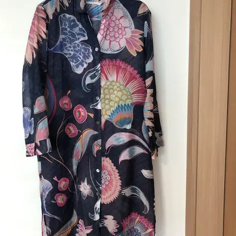 오일릴리 시스루 로브 롱 셔츠 자켓 쉬폰 원피스 올드머니룩 여행룩