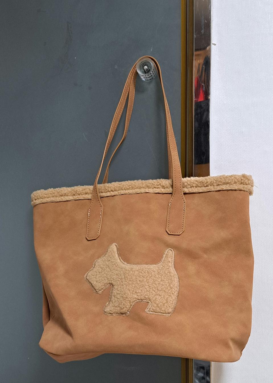 "아가타" 강아지 스웨이드 토트백 - 카멜