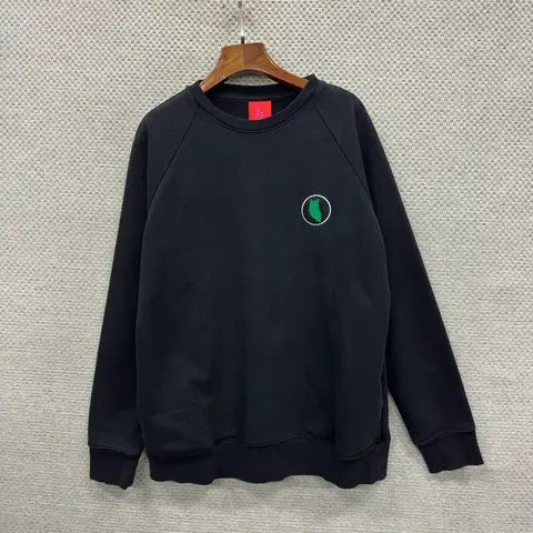 럭키슈에뜨 캐주얼 자수로고 스웻셔츠 맨투맨 100 A00867