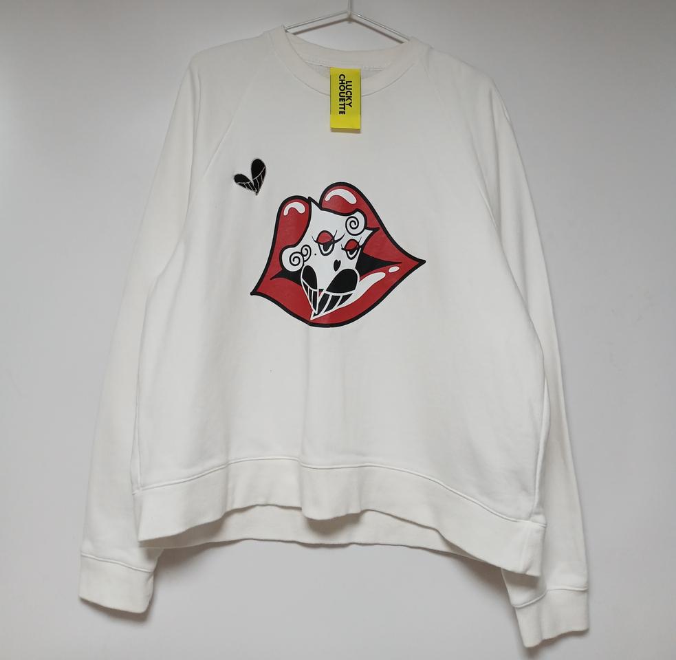 럭키슈에뜨 입술 프린팅 맨투맨